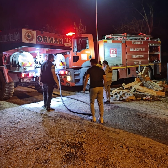 Sinop'ta yanan ev kullanılamaz hale geldi