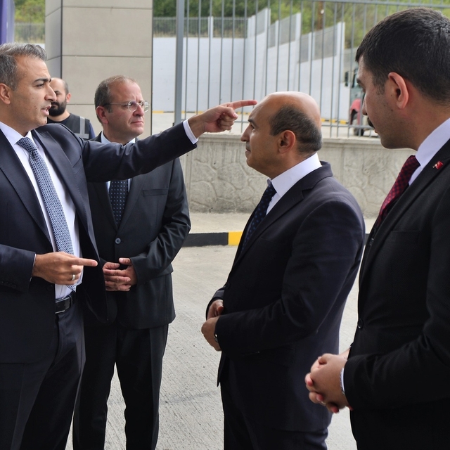 Ardahan Valisi Çiçek, Türkgözü Gümrük Kapısı'nda incelemede bulundu