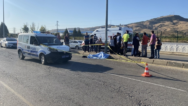 Motosiklet kaldırıma çarptı; liseliler Kerem ve İlker öldü