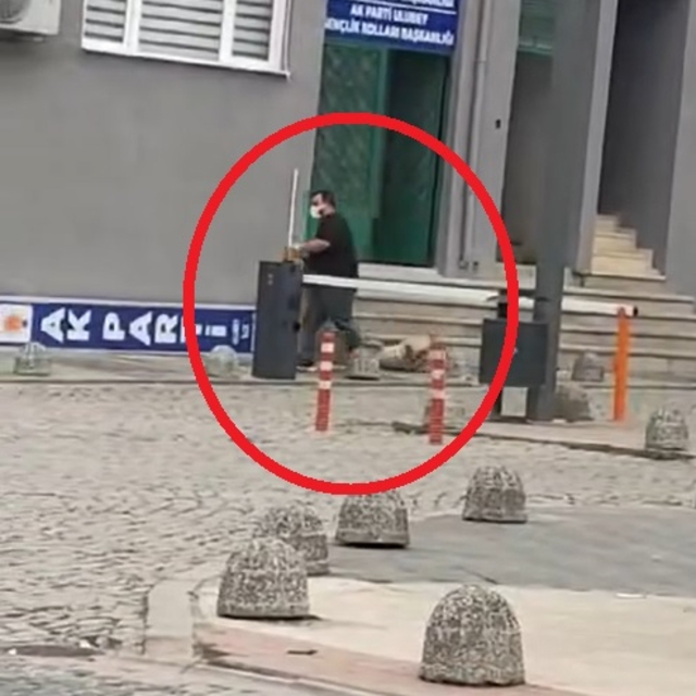 Başıboş köpekleri sürükleyerek toplayan belediye görevlilerine soruşturma