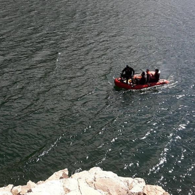 Gümüşhane'de baraja düşen kamyonetin sürücüsü hayatını kaybetti