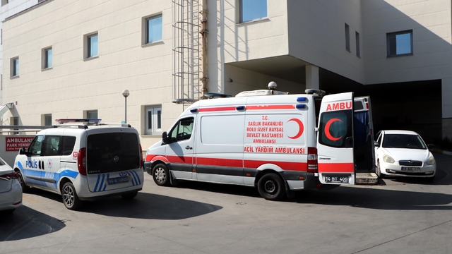 Huzurevinde yemekten zehirlenenlerden 4´ü yoğun bakıma alındı