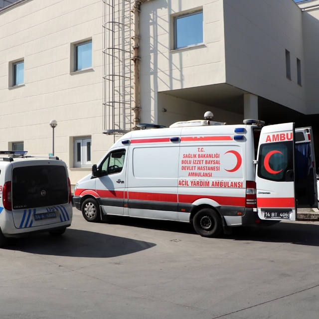 Huzurevinde yemekten zehirlenenlerden 4´ü yoğun bakıma alındı