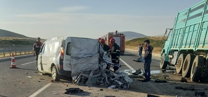 Nevşehir'de kamyona çarpan hafif ticari araçtaki 2 kişi öldü