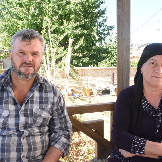 Depremzede kadın, kendisini enkazdan çıkaran Konyalı inşaat ustasını evinde...