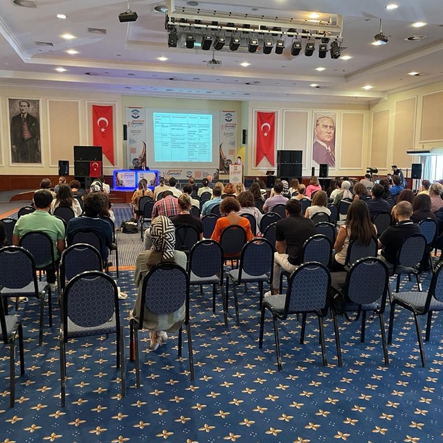 Geriatride geliştirilen yeni tedaviler, İzmir'deki etkinlikte ele alındı