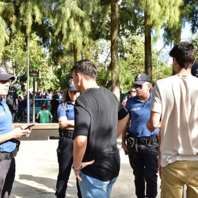 Manisa'daki asayiş uygulamalarında aranan 14 kişi yakalandı