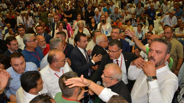 Özgür Özel: Ben bu takımı şampiyon yaparım arkadaşlar (2)