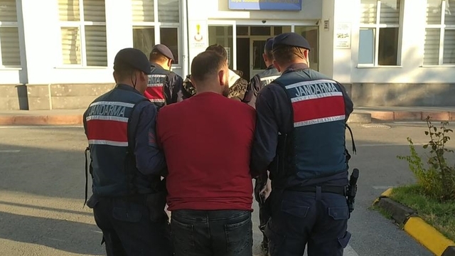 Kayseri'de DEAŞ operasyonunda 2 zanlı yakalandı