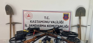 Kastamonu'da kaçak kazı yapan 5 kişi suçüstü yakalandı