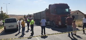 Çorum'da tır ile hafif ticari aracın çarpıştığı kazada 5 kişi yaralandı