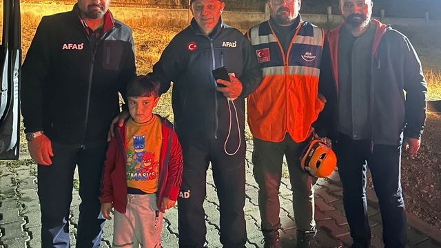 Kars'ta kaybolan 6 yaşındaki çocuk jandarma ekiplerince bulundu
