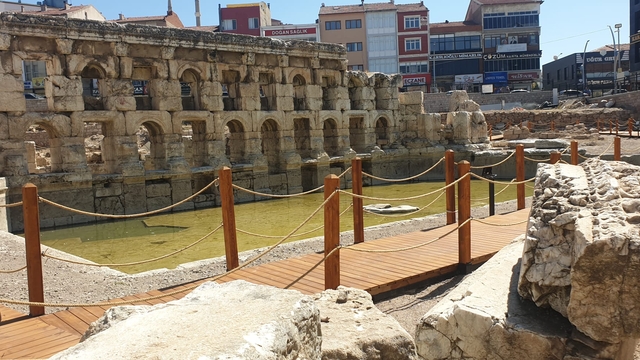 Yozgat'taki tarihi Roma hamamının çevresi düzenlendi