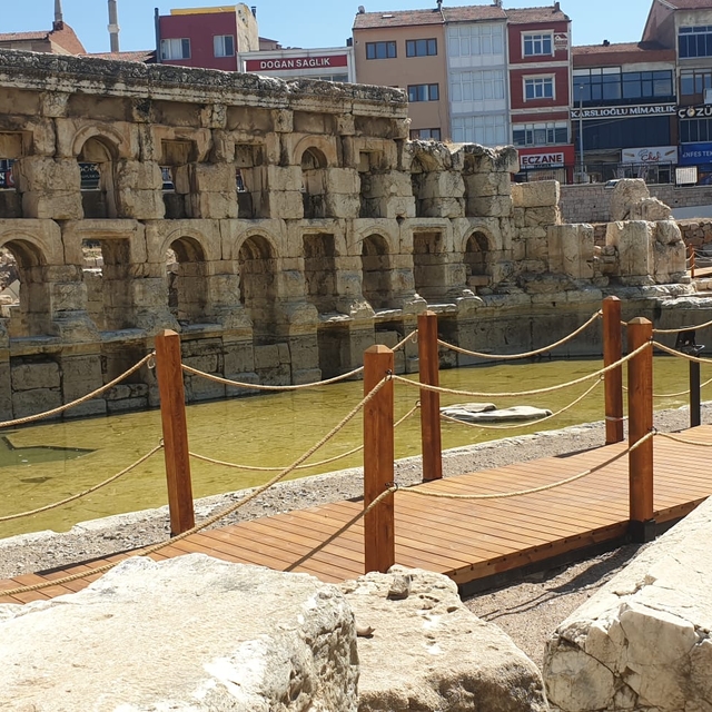 Yozgat'taki tarihi Roma hamamının çevresi düzenlendi