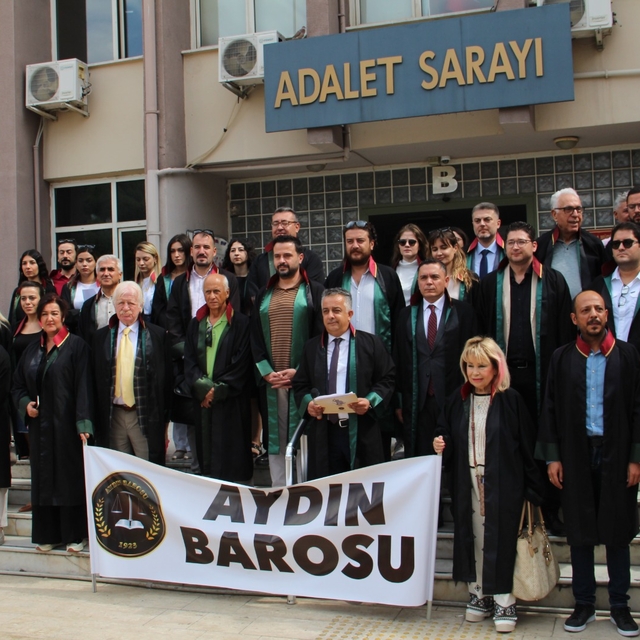 Aydın'da avukatlara yönelik saldırılar protesto edildi