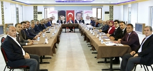 Çorum Valisi Dağlı, Laçin'de kurum müdürleriyle toplantı yaptı