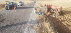 Kırıkkale'de otomobil ile traktörün çarpıştığı kazada 3 kişi yaralandı