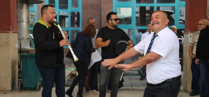 Tokat'a gelen üniversite öğrencilerine klarnet ve darbukalı karşılama programı