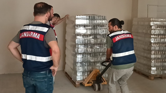 Denizli'deki fabrikadan teslim aldığı gazozları satmaya çalışan nakliyeci tutuklandı