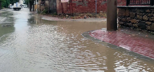 Çivril'de sağanak etkili oldu