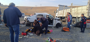Ağrı'da otomobil ile tırın çapıştığı kazada 2 kişi öldü, 2 kişi yaralandı