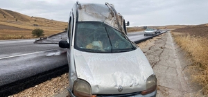 Çorum'da otomobille hafif ticari araç çarpıştı, 4  kişi yaralandı