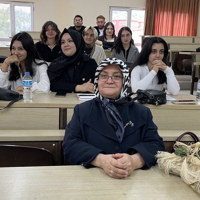 59 yaşında üniversiteyi kazandı, torunu yaşındakilerle aynı sırayı paylaşıy...