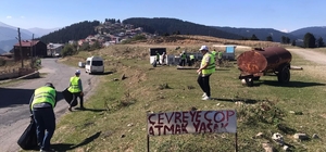 Kümbet Yaylası'nda yaklaşık 2 ton çöp toplandı