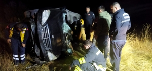 Erzurum'da şarampole devrilen otomobildeki 3 kişi yaralandı