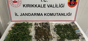 Kırıkkale'de saman yığınına gizlenmiş 1 kilogram esrar ele geçirildi