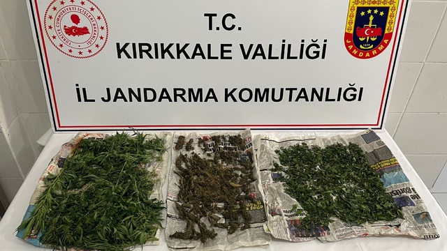 Kırıkkale'de saman yığınına gizlenmiş 1 kilogram esrar ele geçirildi