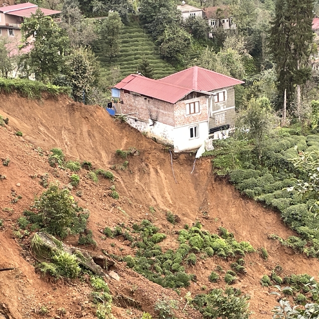 Rize'de şiddetli yağışın ardından hasar tespiti sürdü
