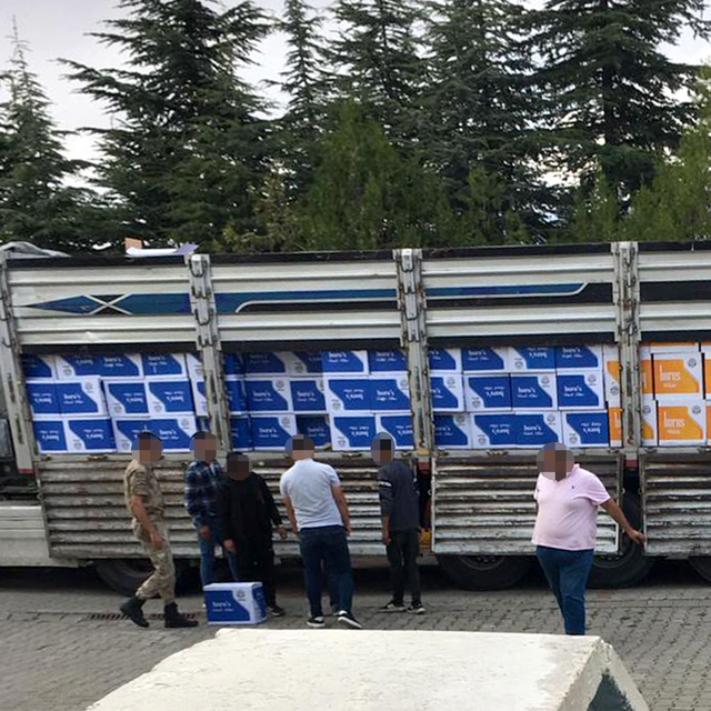 Elazığ'da 450 koli bandrolsüz boş makaron ele geçirildi