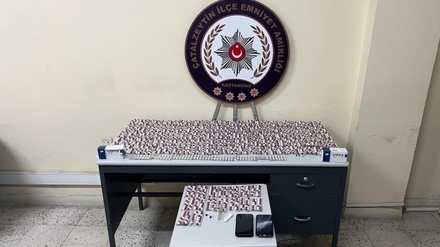 Kastamonu'da 2 bin 50 uyuşturucu hapla yakalanan 2 kişi gözaltına alındı