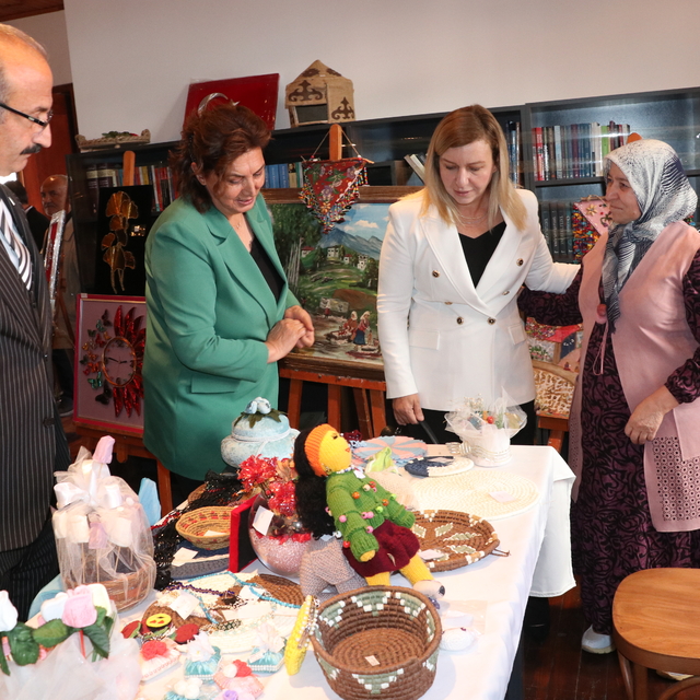 Yozgat'ta engellilerin el işi çalışmaları sergilendi