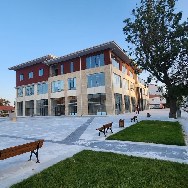 Eskil Belediyesi yeni binasına taşındı