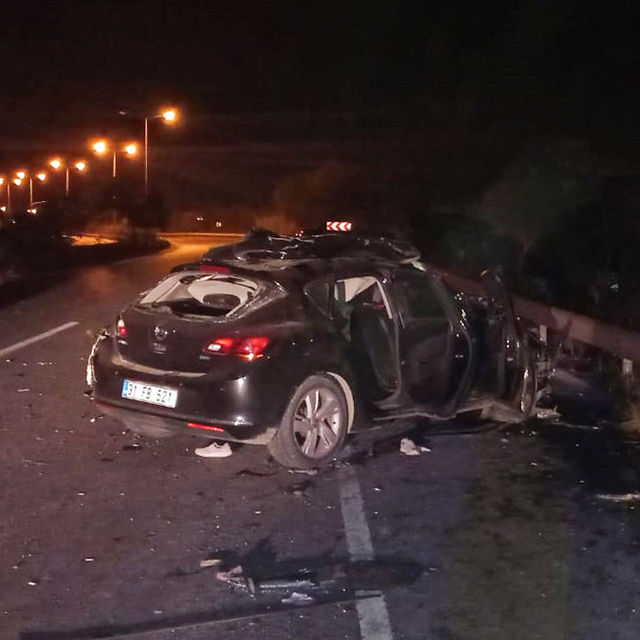 Hatay'da otomobille kamyonetin çarpıştığı kazada 3 kişi öldü, 1 kişi yarala...