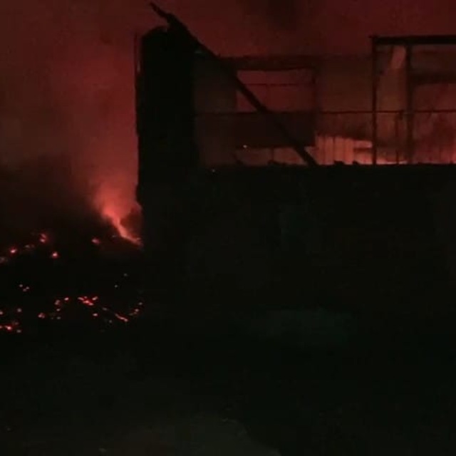 Amasya´da 2 ev, 2 garaj ve 1 samanlık yandı