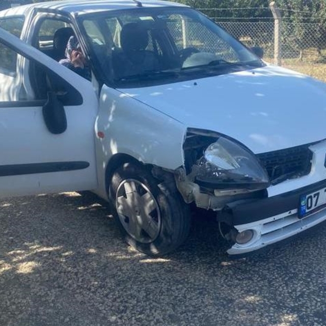 Antalya'daki trafik kazasında 2 kişi yaralandı