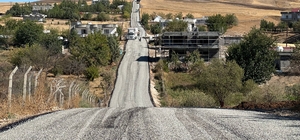 Diyarbakır'ın kırsal mahallelerinde yollar daha güvenli hale getiriliyor