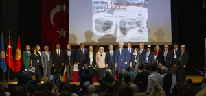 Kırgız yazar Aytmatov Ankara'da anıldı