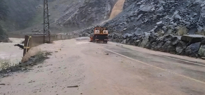 Artvin'de şiddetli yağış etkili oluyor