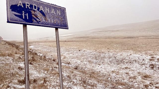 Ardahan'da kar yağışı yüksek kesimleri beyaza bürüdü