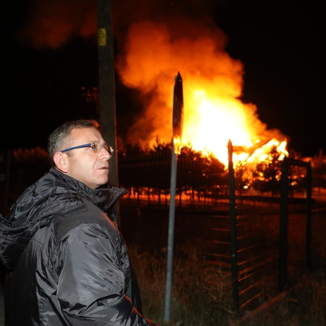 GÜNCELLEME 2- Kars'taki Kütük Ev'de yangın tekrar başladı