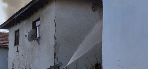 Bolu'da ev ve samanlık yangında kullanılamaz hale geldi