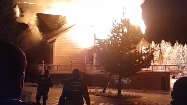 Kars'ta yangında kül olan 'kütük ev' ile ilgili soruşturma