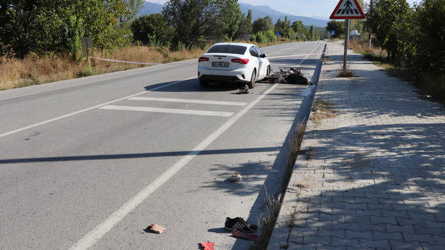 Burdur'da otomobilin çarptığı motosiklet sürücüsü hayatını kaybetti
