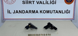 Siirt'te durdurulan araçta 2 tabanca bulundu