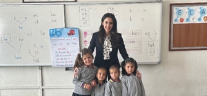 Özvatan Kaymakamı Mine Kurt'tan öğrencilere Dünya Kız Çocukları Günü ziyareti