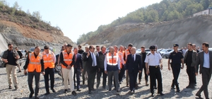 Mersin Valisi Pehlivan Akdeniz Sahil Yolu'nu inceledi